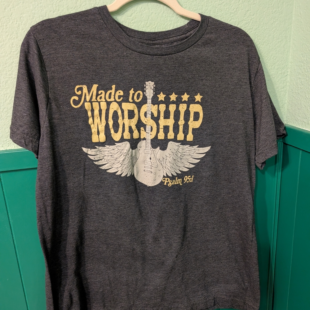Gray 'Made to Worship' Christian Graphic T-Shirt